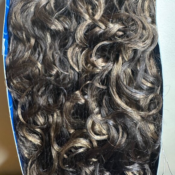 Outre Quick Weave Amber Curly Synthetic Wig – Color S4/27/30 (Heat Safe) - Picture 2 of 3